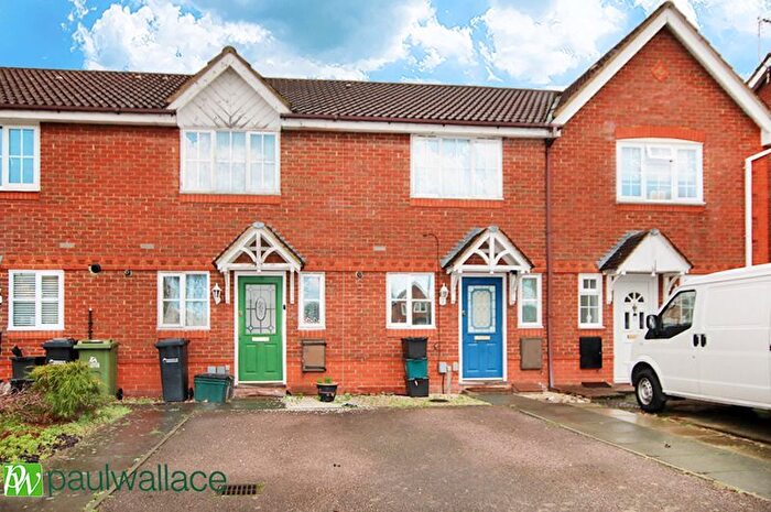 2 Bedroom Terraced House For Sale In Dairyglen Avenue, Cheshunt, EN8