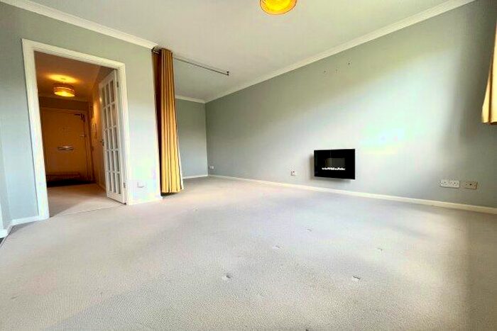 Studio To Rent In Porchester Mead, Beckenham, BR3