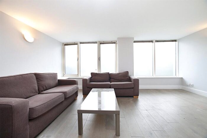 2 Bedroom Apartment To Rent In Artichoke Hill, London, E1W