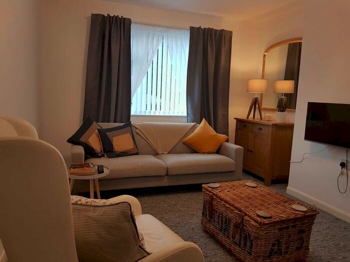 2 Bedroom Flat To Rent In Clarendon St, Earlsdon CV5