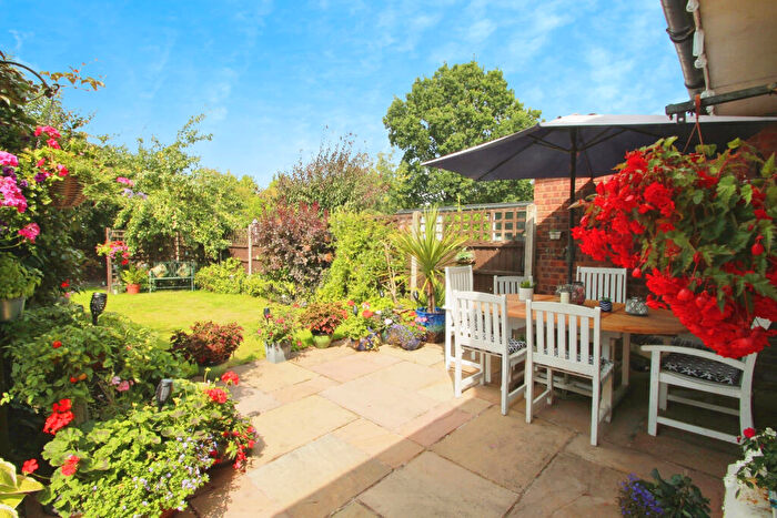 3 Bedroom Semi-Detached House For Sale In Beechwood Avenue, Leicester Forest East, Leicester, Leicestershire, LE3