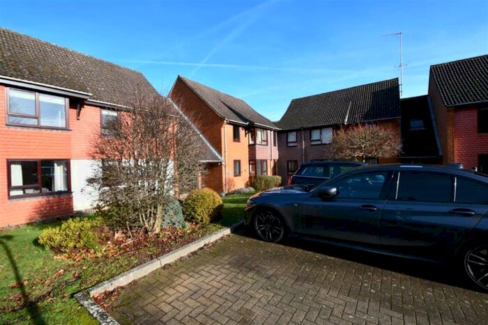 2 Bedroom Apartment To Rent In Bedroom Ground Floor Apartment In Bramley, GU5