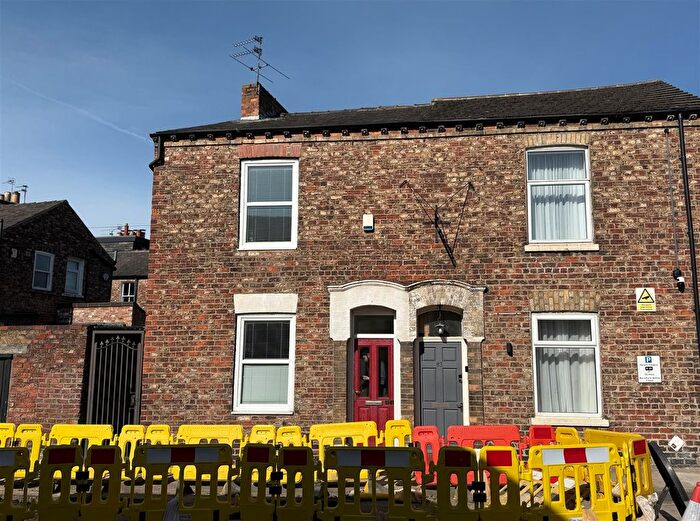 3 Bedroom Terraced House For Sale In Eldon Street, York, YO31