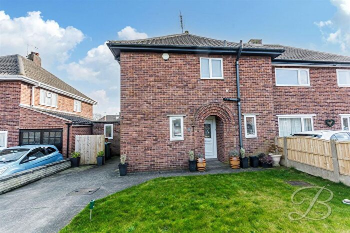 3 Bedroom Semi-Detached House For Sale In Hammerwater Drive, Warsop, Mansfield, NG20