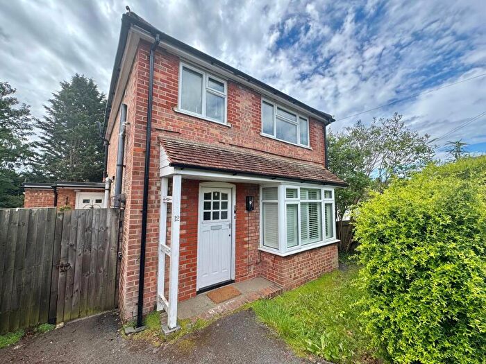 1 Bedroom Flat For Sale In Percy Road, Guildford, GU2