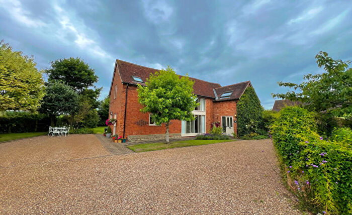4 Bedroom Detached House For Sale In North Leamington Spa, Barn Conversion, Large Grounds, CV8