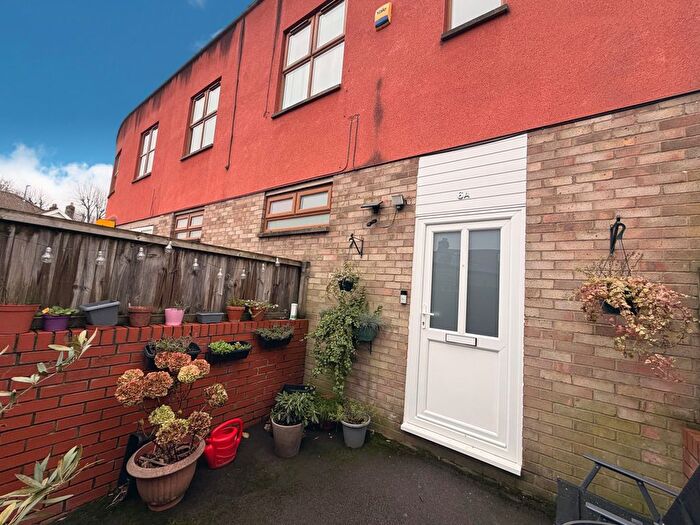 2 Bedroom Flat To Rent In Moravian Road, Bristol, BS15