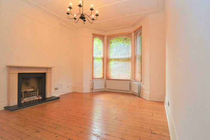 1 Bedroom Apartment To Rent In Maple Road, Surbiton, KT6