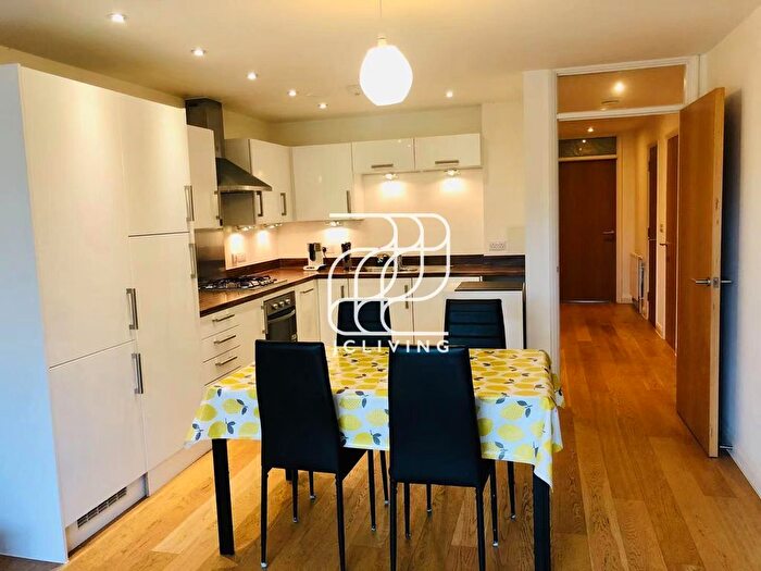 2 Bedroom Flat To Rent In Bow Road, London, E3