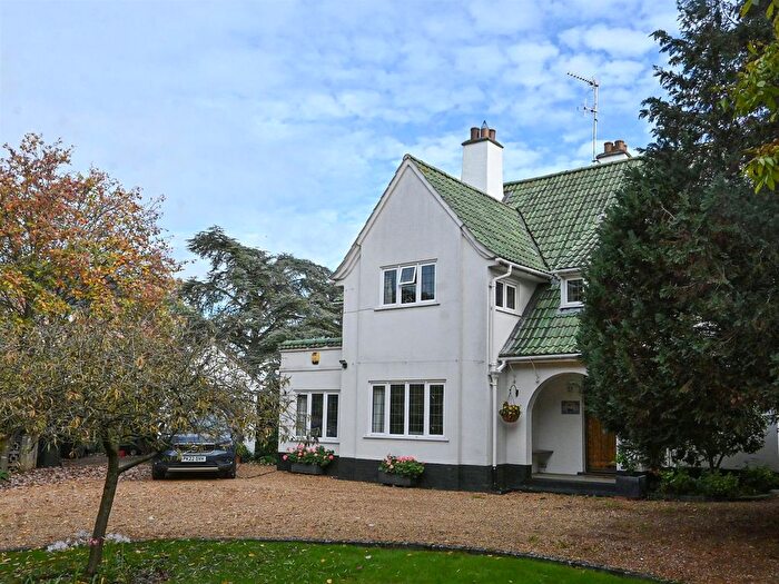 4 Bedroom Detached House For Sale In Fordham Road, Newmarket, CB8