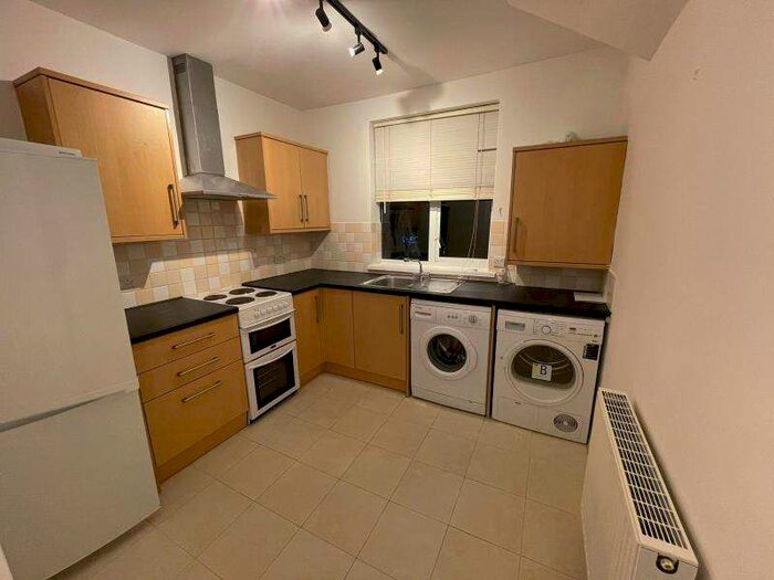 1 Bedroom Apartment To Rent In Byfleet, KT14