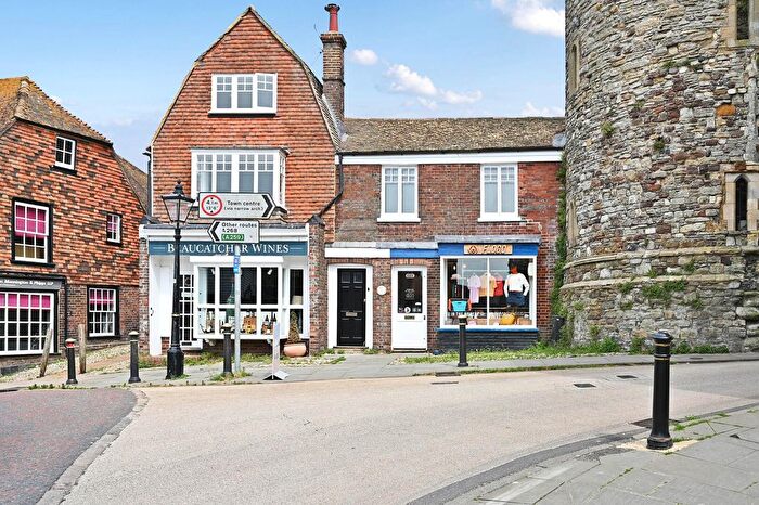 2 Bedroom Flat For Sale In Landgate, Rye, TN31