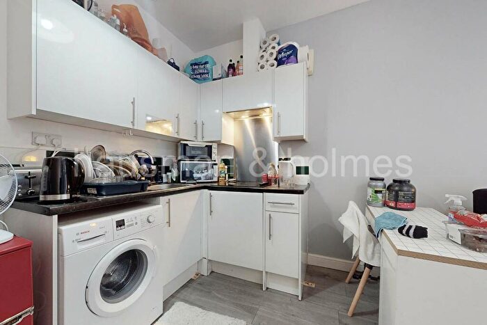 Flat For Sale In Iverson Road, London, NW6