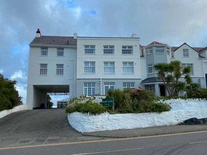 2 Bedroom Flat To Rent In Lon St Frraid, Trearddur Bay, LL65