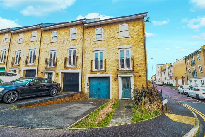 4 Bedroom Town House To Rent In Axial Drive, Colchester, CO4