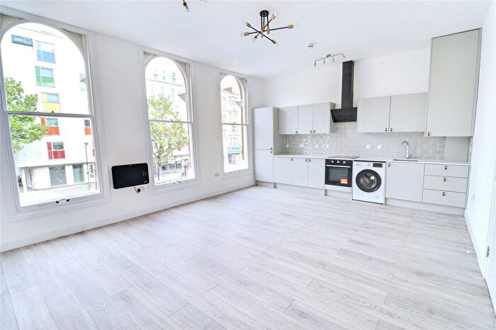 1 Bedroom Flat To Rent In Holloway Road, Holloway, London, N7