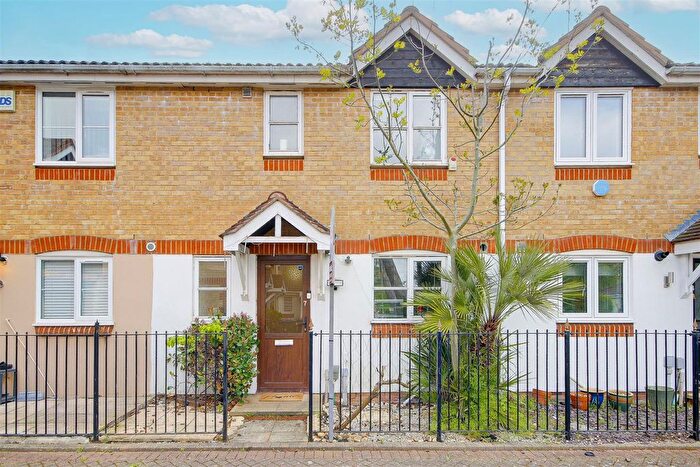 3 Bedroom Terraced House For Sale In Eden Close, Enfield, EN3