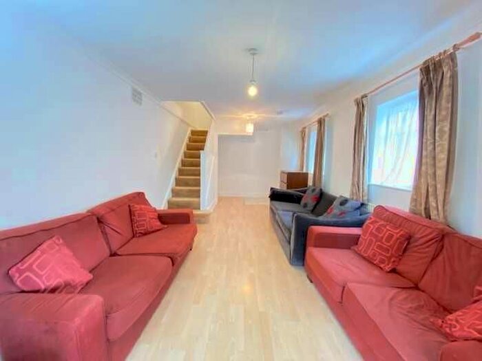1 Bedroom Flat To Rent In Eccleston Road, London, W13