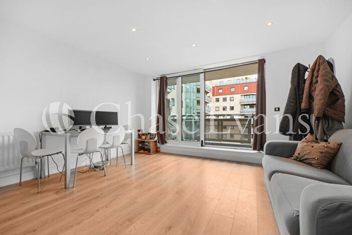 2 Bedroom Flat To Rent In Wards Wharf Approach, Docklands, London, E16