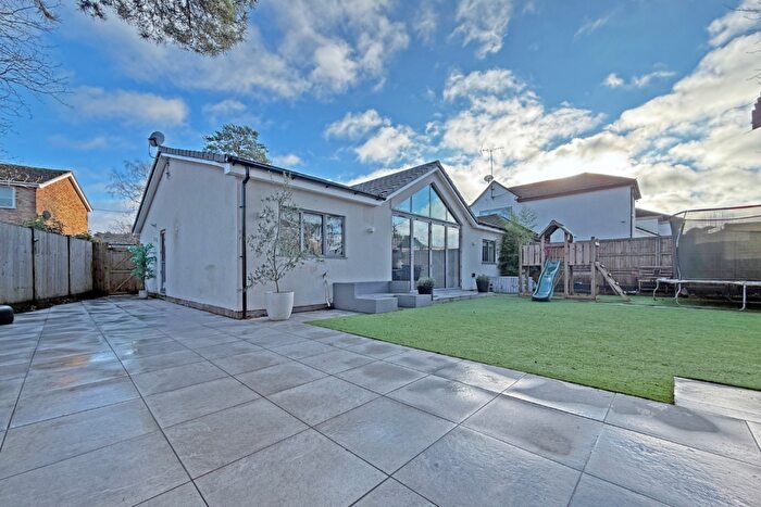 4 Bedroom Detached Bungalow For Sale In Kiln Ride, Finchampstead, Berkshire, RG40
