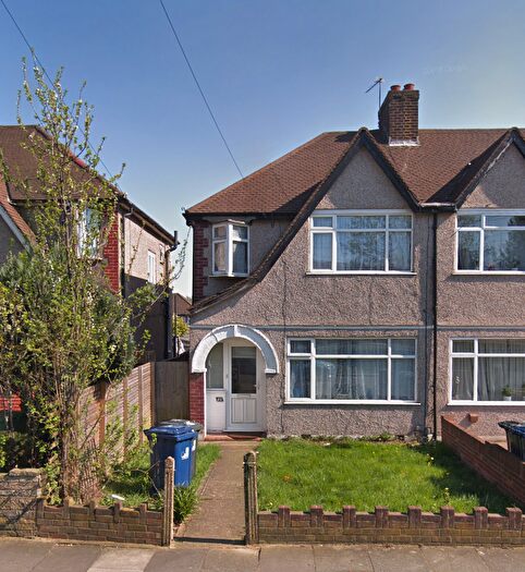 1 Bedroom End Of Terrace House To Rent In The Fairway, Northolt, UB5