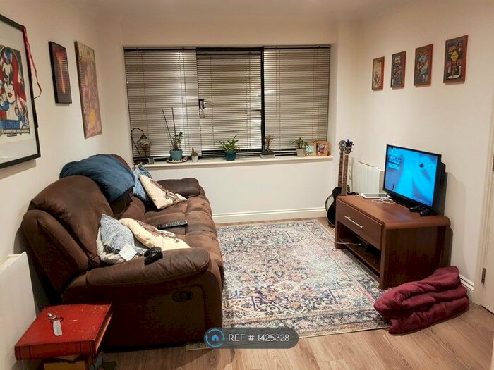 1 Bedroom Flat To Rent In Rickfords Hill, Aylesbury, HP20