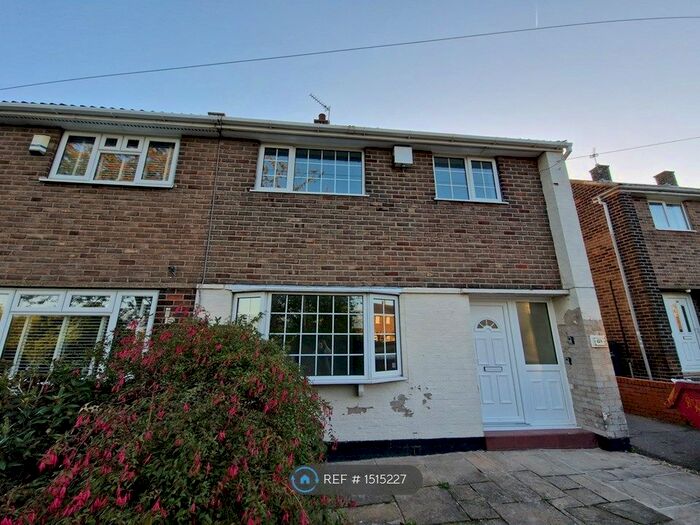 3 Bedroom Semi-Detached House To Rent In Yews Lane, Kendray, Barnsley, S70