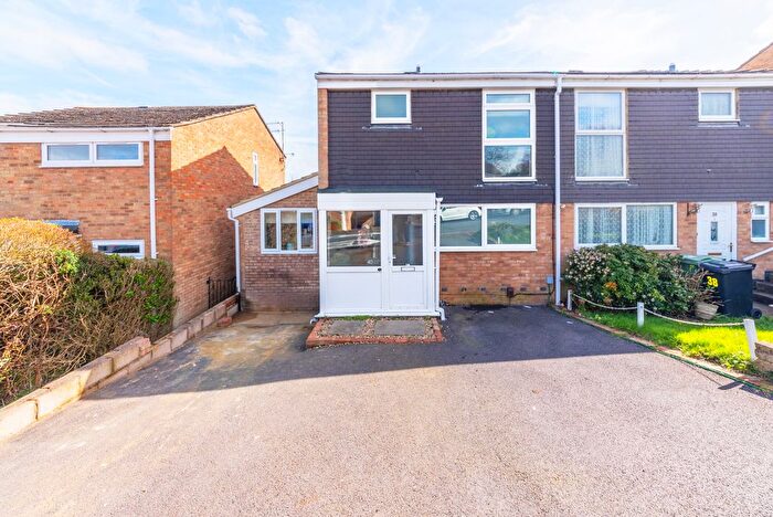 3 Bedroom Semi-detached House For Sale In St. Lukes Road, Tunbridge Wells, TN4