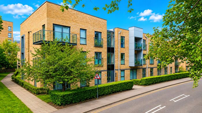 2 Bedroom Apartment To Rent In Mill House, Nash Mills Wharf, HP3