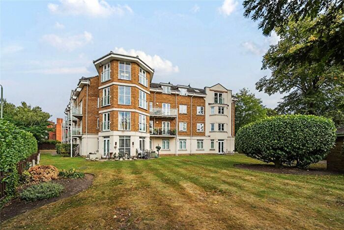2 Bedroom Flat For Sale In Oakwood Avenue, Beckenham, BR3