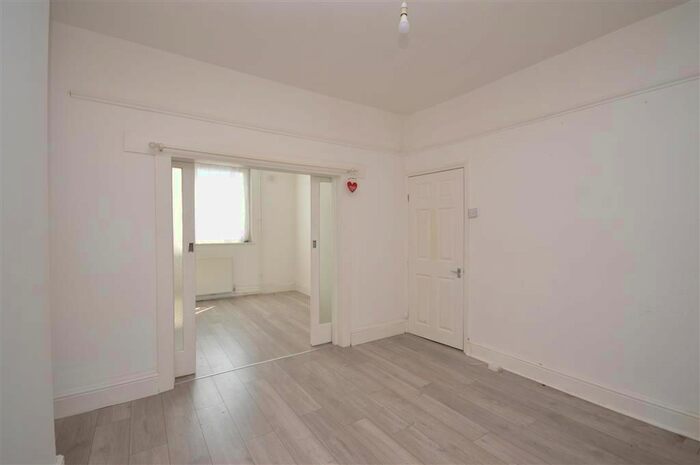 3 Bedroom Property To Rent In The Mall, Gold Street, Kettering, NN16