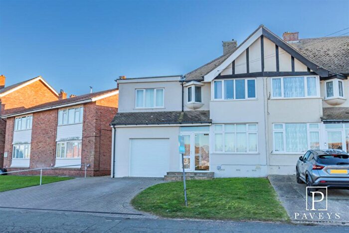 4 Bedroom End Of Terrace House For Sale In Walton Road, Walton On The Naze, CO14