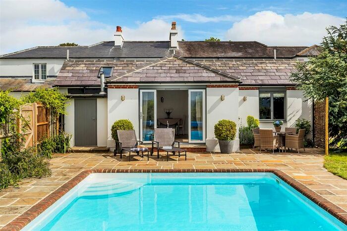 1 Bedroom Bungalow To Rent In Ranmore Common, Dorking, RH5