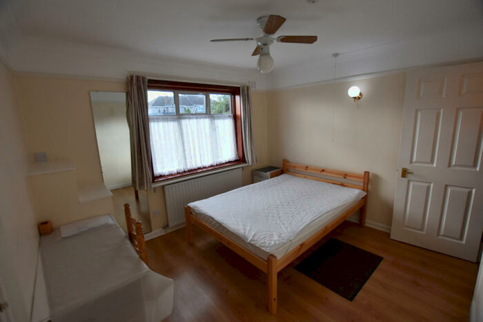 Studio To Rent In Newlands Close, Wembley, HA0