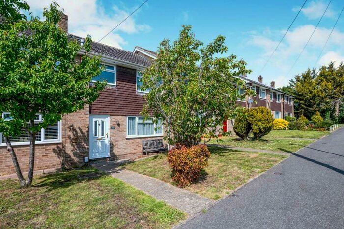 4 Bedroom House To Rent In Farmlea Road, Portsmouth, PO6