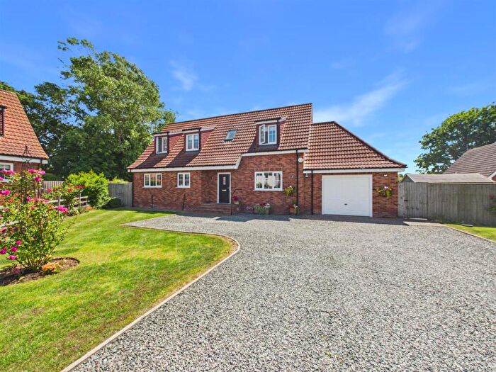 4 Bedroom Detached House For Sale In Keeling Street, North Somercotes, Louth, LN11