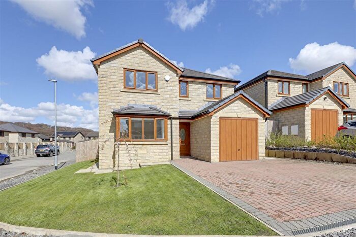 4 Bedroom Detached House For Sale In The Pendleton At The Hollins, Oakeneaves Avenue, Rawtenstall, Rossendale, BB4