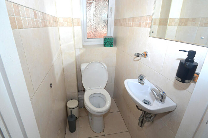 1 Bedroom Terraced House To Rent In HouseShare Kingswood Road, Fallowfield, Manchester, M14