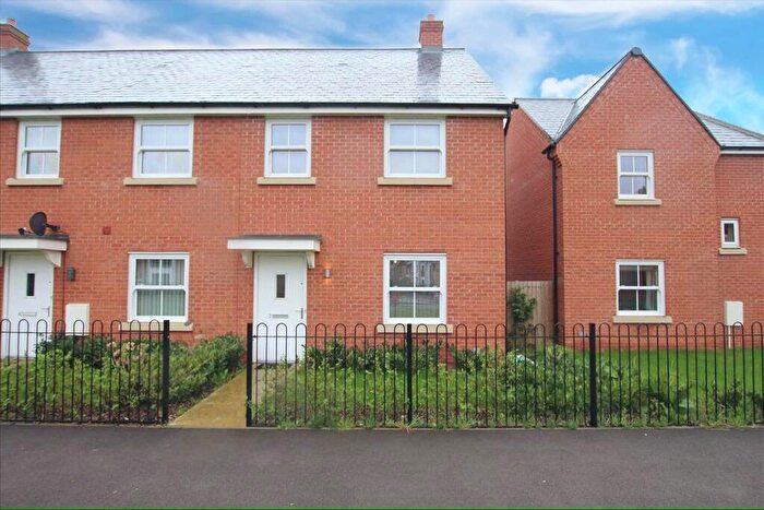 3 Bedroom End Of Terrace House To Rent In Venus Avenue, Biggleswade, SG18