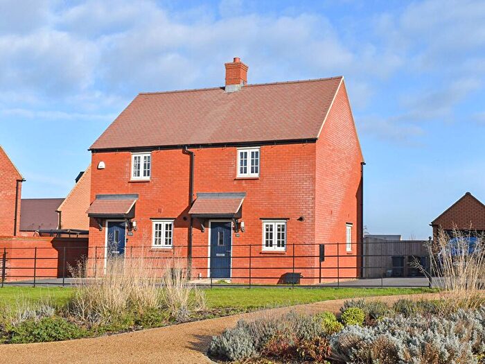 2 Bedroom Semi-Detached House To Rent In Cheltenham Close, Towcester, NN12