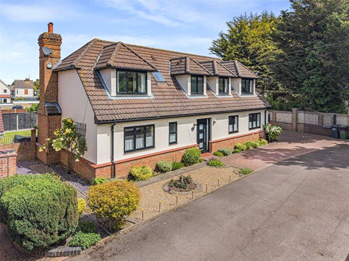 3 Bedroom Detached House For Sale In St. James Court, Greenhithe, Kent, DA9