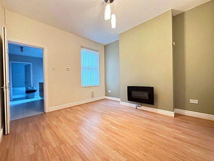 3 Bedroom Terraced House To Rent In Sutcliffe St, Kensington, L6