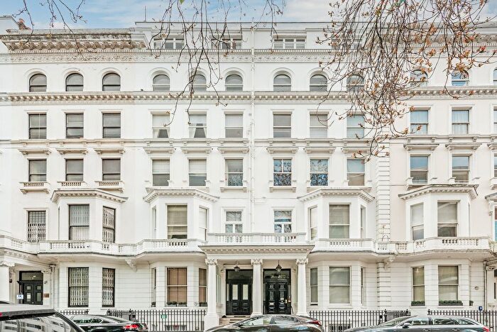 2 Bedroom Flat To Rent In Queens Gate Gardens, South Kensington, London, SW7