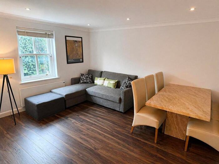 1 Bedroom Apartment To Rent In Randolph Gardens, Maida Vale, NW6