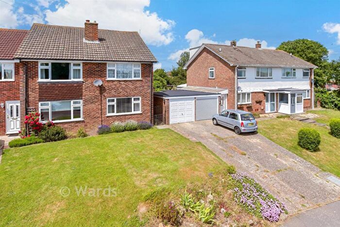 2 Bedroom Semi-Detached House For Sale In Willow Waye, Eythorne, Kent, CT15
