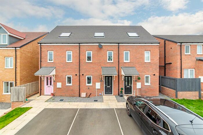 3 Bedroom Terraced House For Sale In Cypress Point Grove, Dinnington, Newcastle Upon Tyne, NE13