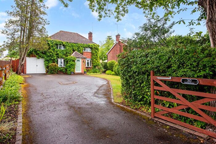 4 Bedroom Detached House For Sale In Echo Barn Lane, Farnham, GU10