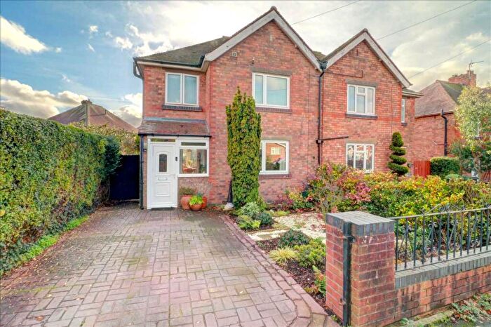 3 Bedroom Semi-Detached House For Sale In Park Avenue, Coleshill, B46