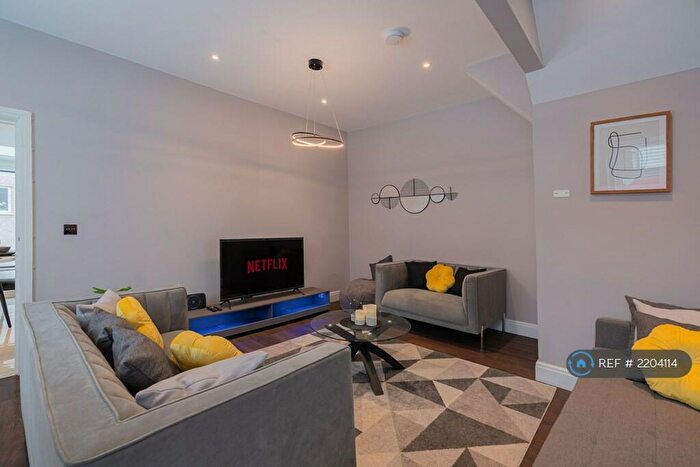 3 Bedroom Semi-Detached House To Rent In Commonwealth Road, London, N17