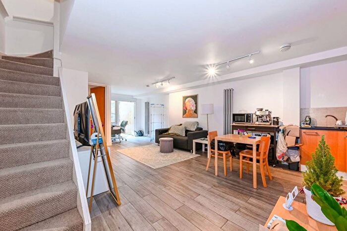 1 Bedroom Flat To Rent In Caledonian Road, Caledonian Road, London, N1
